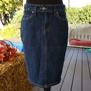 Levi's denim jean skirt size 8